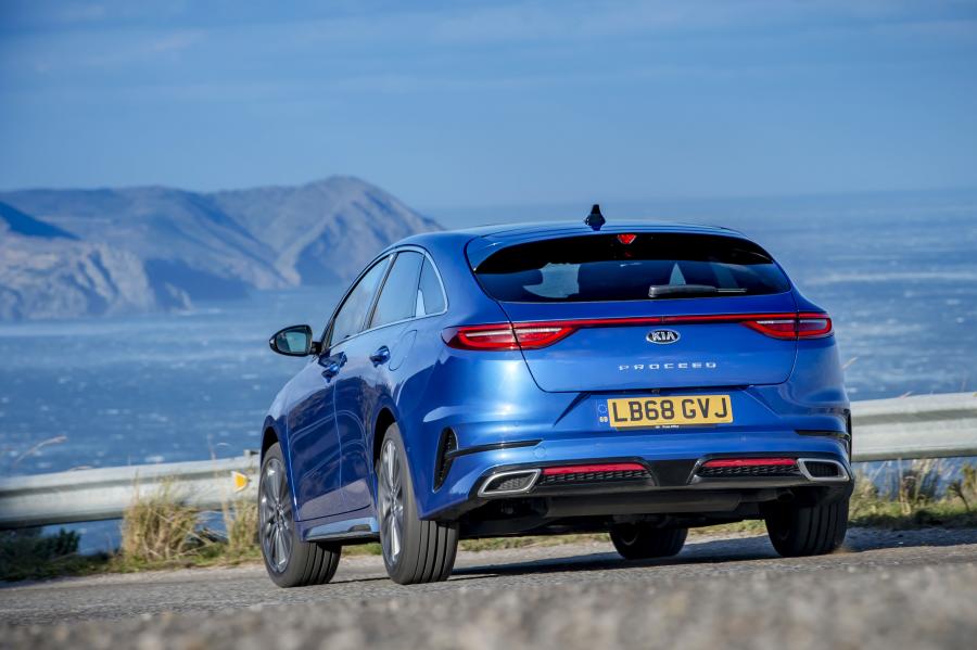  Kia ProCeed GT Line S 2019 года  (UK) (фото 3 из 41)
